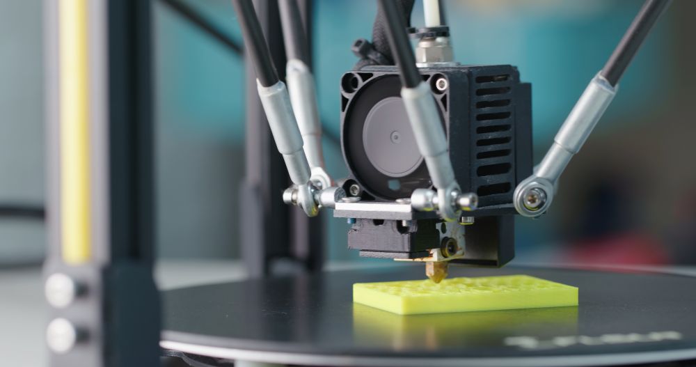 Impresora 3D imprimiendo figura